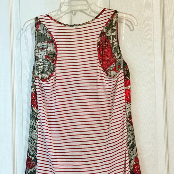 Print front & striped back flowy racer back tank - Picture 2 of 2